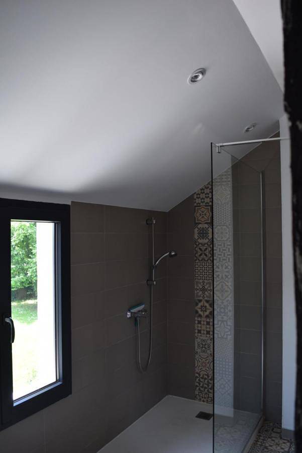 Location de vacances pour 15 personnes, avec terrasse et jacuzzi ainsi que piscine et jardin à Cublac - 2