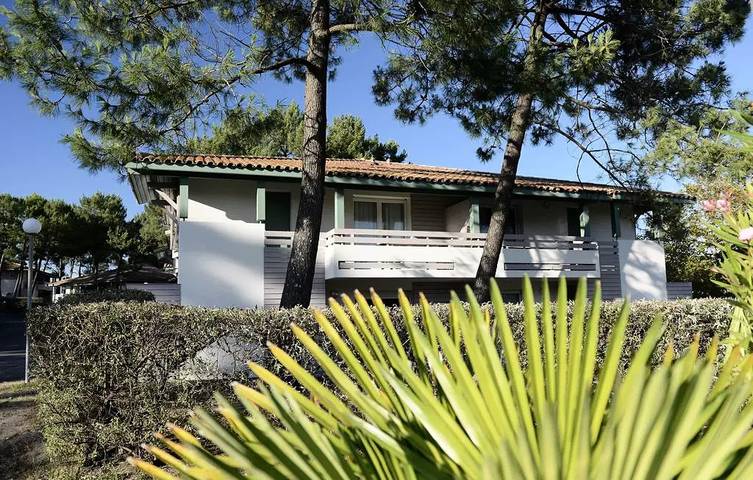 Gîte pour 8 personnes, avec piscine et terrasse dans Moliets-Plage