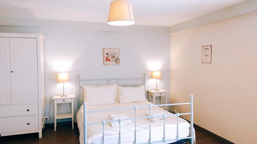 Gîte pour 4 personnes, avec piscine ainsi que jardin et terrasse