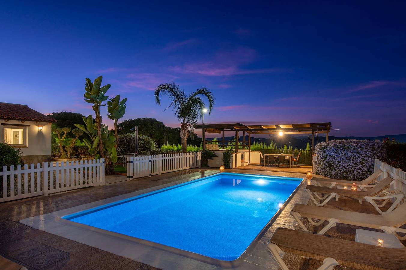Villa andalouse avec piscine chauffée et capacité de 11 personnes in Pinos de Alhaurín, Alhaurín de la Torre