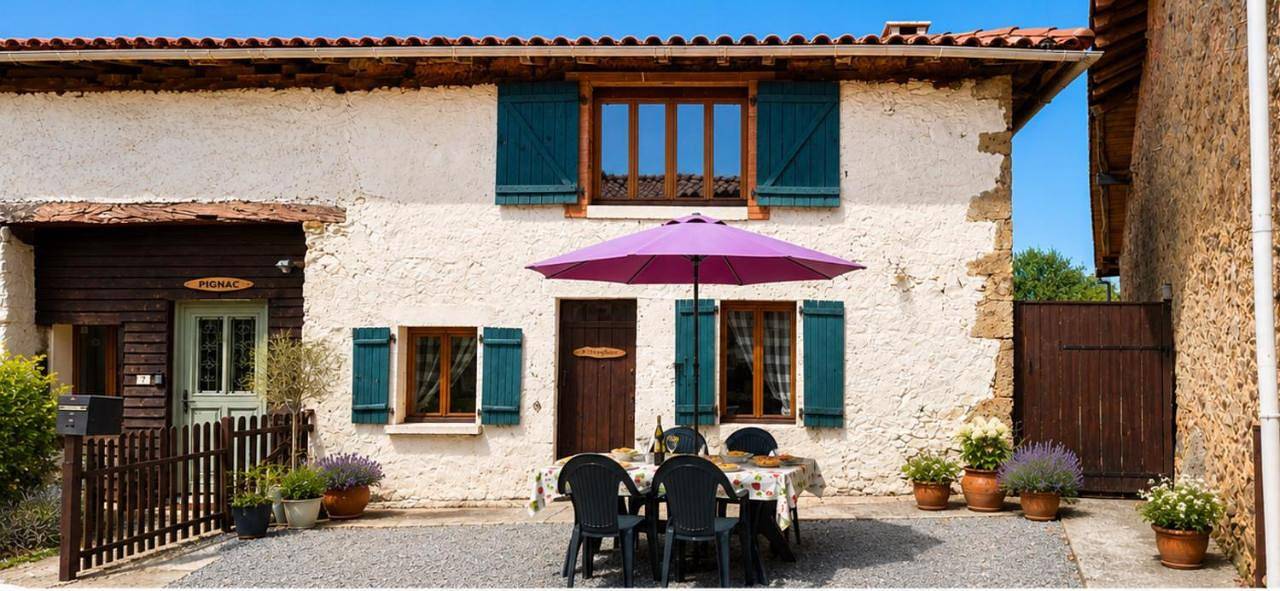 Charming Gite with pool - peaceful coumtryside in Charente in Exideuil, Charente