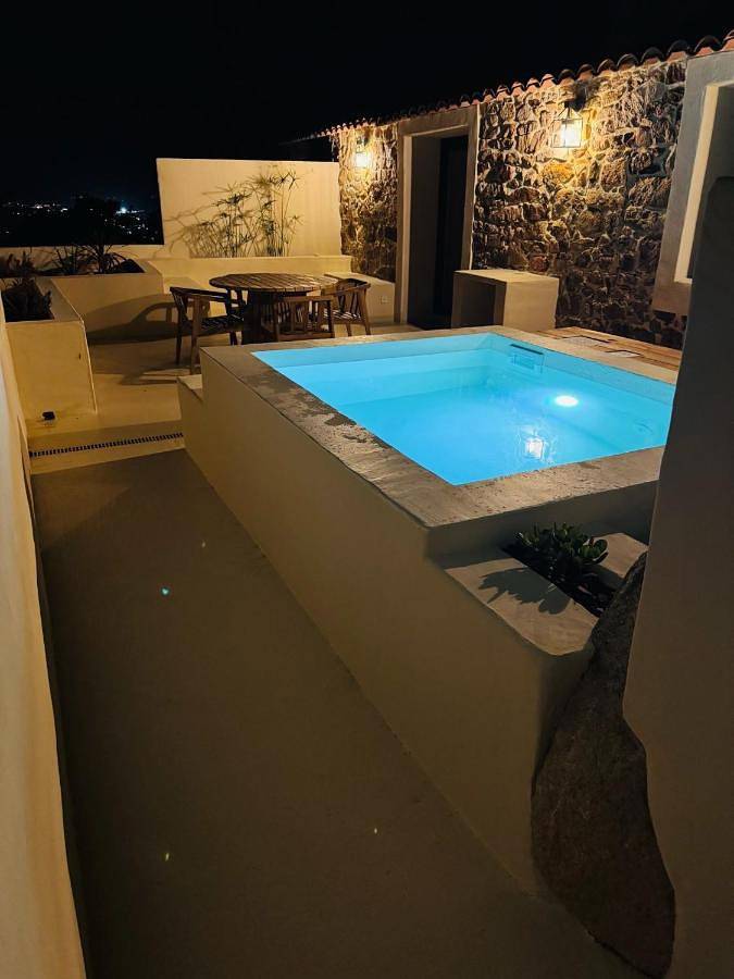 Location de vacances pour 4 personnes, avec vue ainsi que piscine et jardin à Cuttoli-Corticchiato - 2