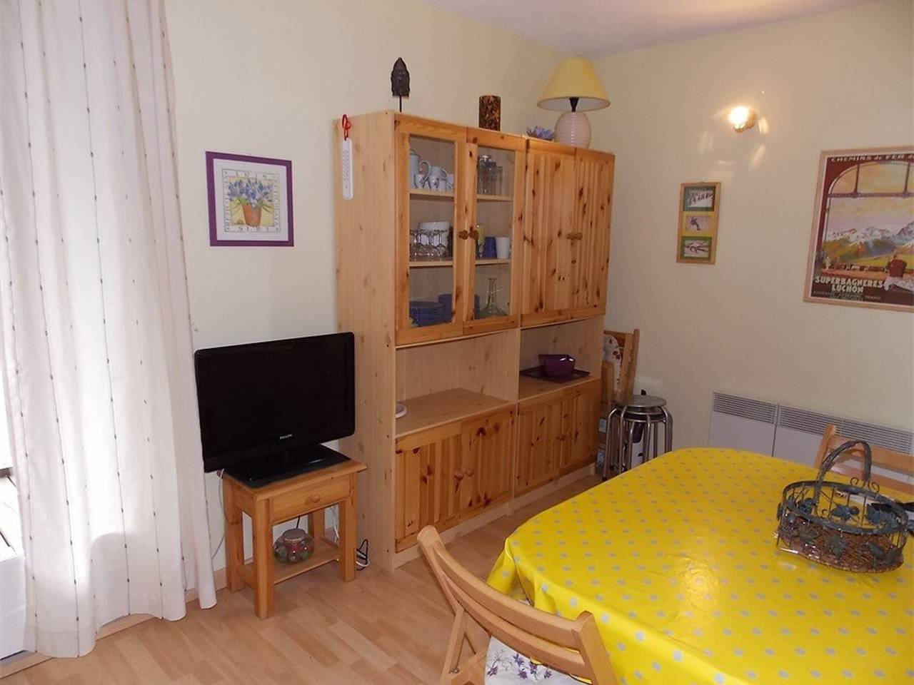 Appartement entier, Luchon T2 Centre Ville avec Balcon Sud et Parking - Animaux Admis in Luchon-Superbagnères, Bagnères-de-Luchon