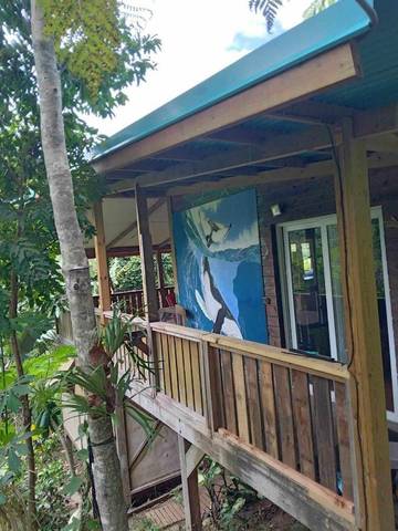 Gîte pour 11 personnes, avec vue ainsi que terrasse et jardin à Païta
