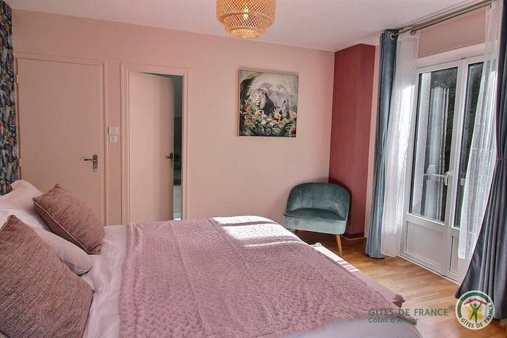 Location de vacances pour 6 personnes, avec terrasse, animaux acceptés à Ploumagoar - 4