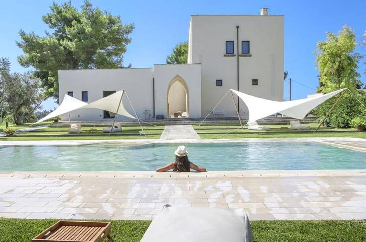 Villa per 14 persone, con piscina e giardino a Baia Verde