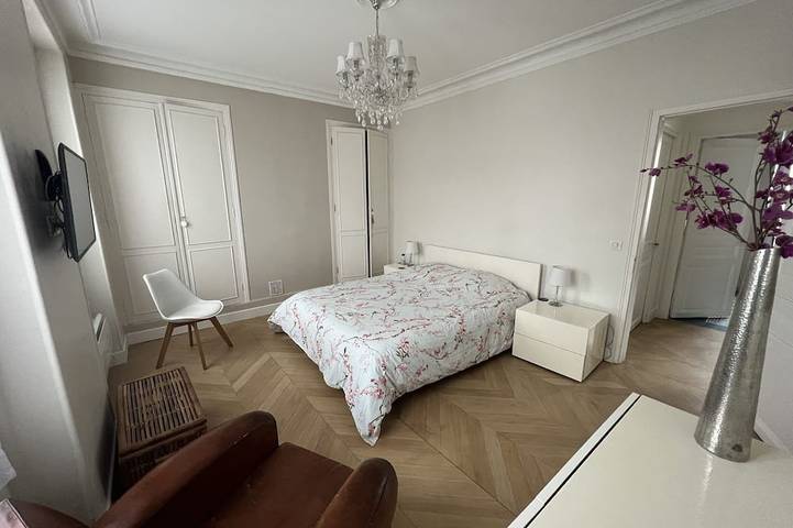 Location de vacances pour 8 personnes, avec terrasse et jacuzzi à Nanterre - 3