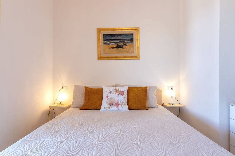 Appartamento intero, Elegante appartamento per 4 persone con piscina, A/C, Tv e patio in Trinità d'Agultu e Vignola (Borgo), Trinità d'Agultu e Vignola