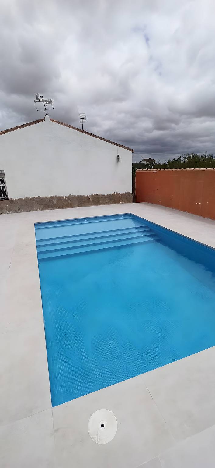 Encantadora casa con espacioso jardín, piscina, terraza y Wi-Fi; Apta para mascotas in Chiclana de la Frontera, Costa de la Luz