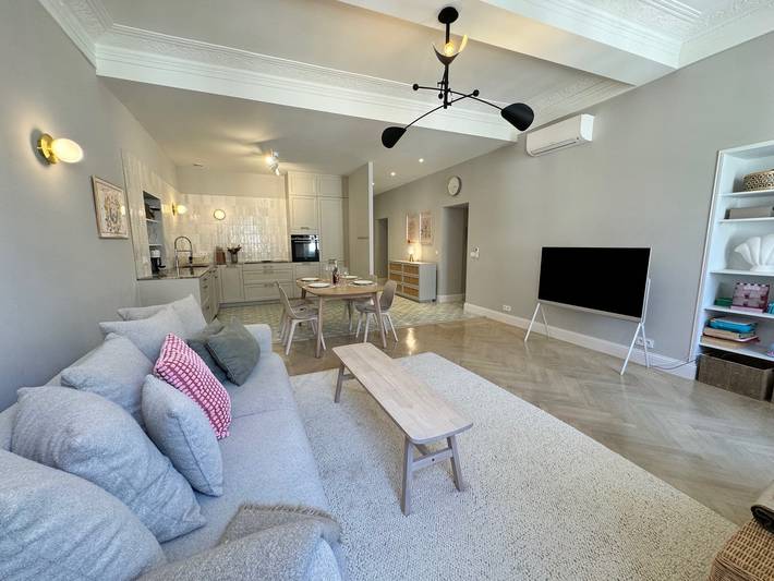 Gîte pour 7 personnes, avec balcon dans Place Massena - 3