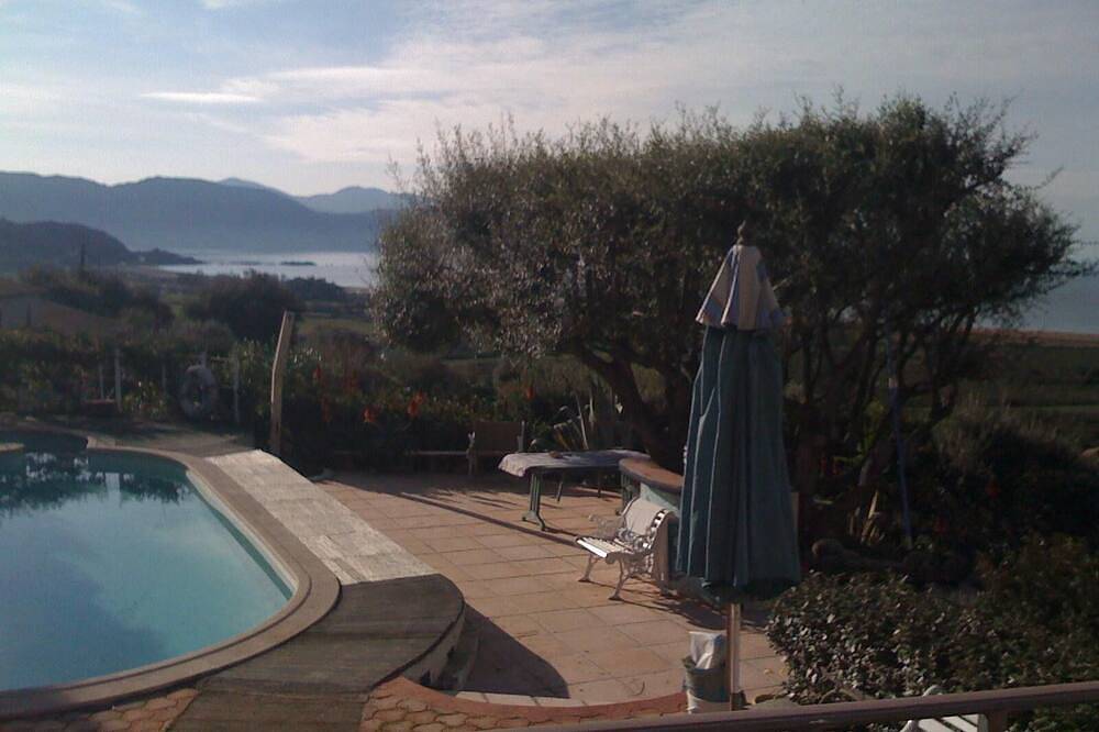 2-bedroom villa with sea view and swimming pool, 2 minutes from the beach, in Sagone, Coggia