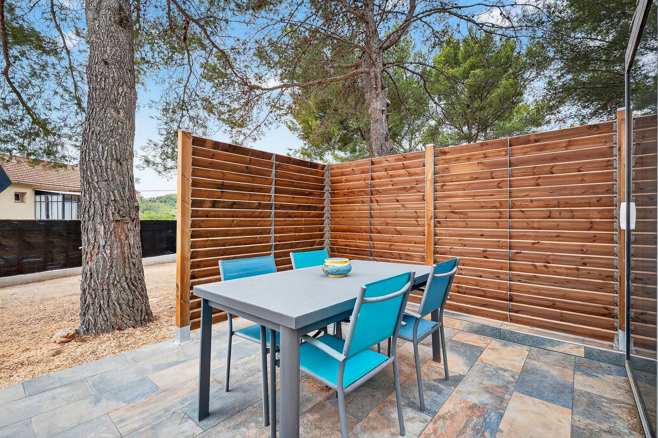 Estudio entero, Estudio 'Cabanon Des Amandiers' con Terraza Privada, Wi-Fi y Aire Acondicionado in Sanary-sur-Mer, Region de Toulon
