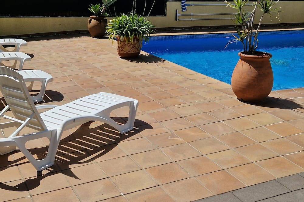 R88 Villa Vista Alegre in Segur de Calafell, Calafell