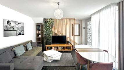 Gîte pour 7 personnes, avec terrasse dans La Varenne Saint-Hilaire