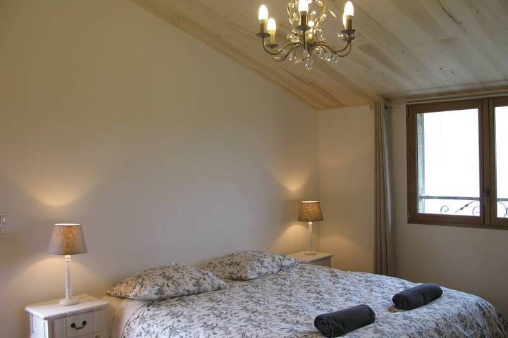 Location de vacances pour 4 personnes, avec terrasse ainsi que jardin et piscine à Saussignac - 3