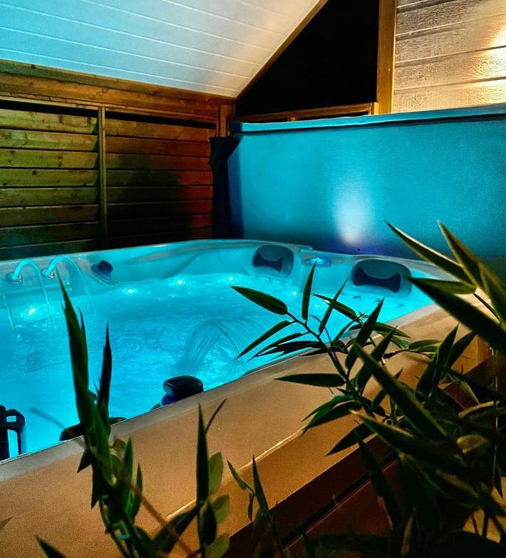 Hôtel pour 4 personnes, avec jacuzzi et jardin