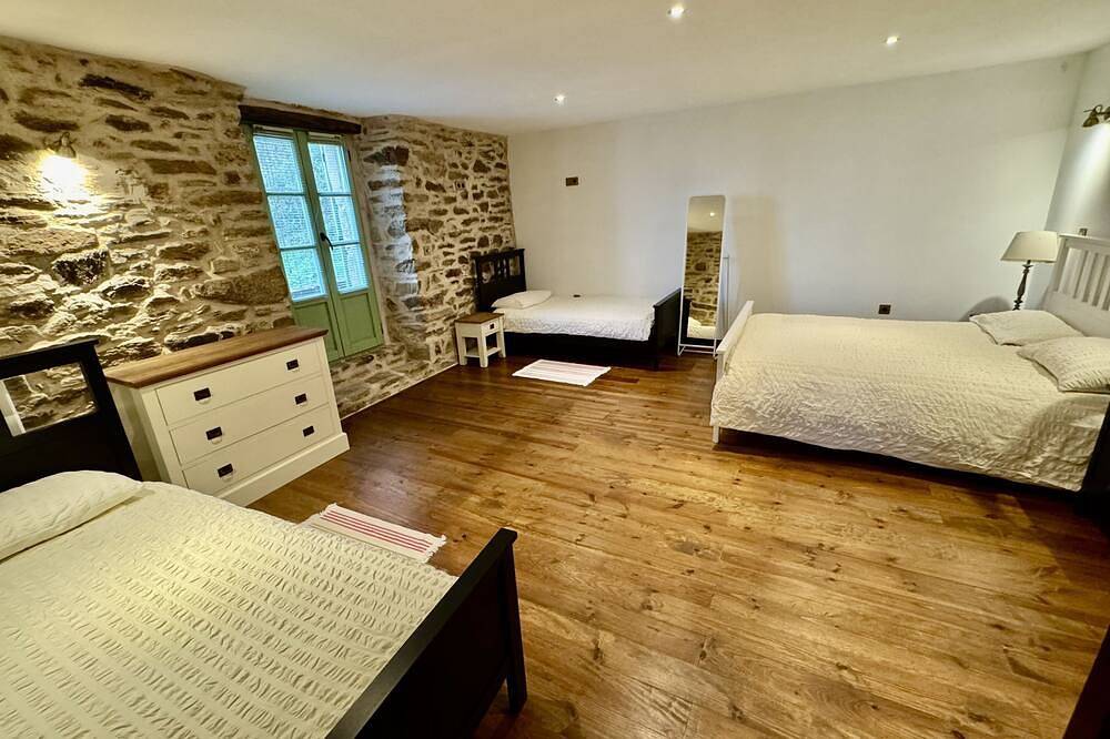 Les Cathares - Rustic and charming gite with panoramic mountain views, immersed in beautiful nature in Riols, Région de Béziers