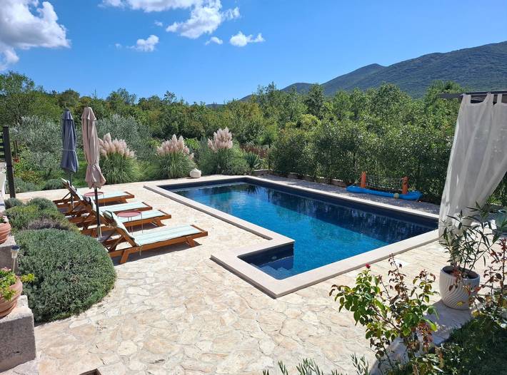 Villa für 8 Personen mit Garten in Makarska Riviera