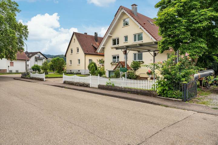 Apartamento entero, Apartamento 'Ferienwohnung Susi' con vistas a la montaña, balcón y Wi-Fi in Oberkirch, Selva Negra Central