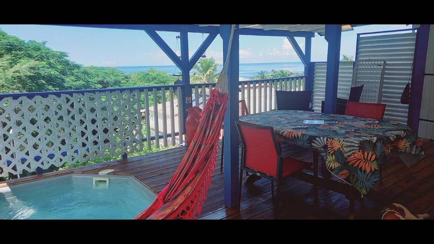 Location de vacances pour 5 personnes, avec jacuzzi et balcon, adapté aux familles dans Plage de Petite Anse - 3