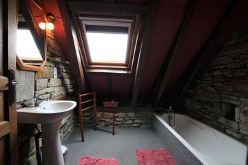 Gîte for 9 Guests in Asson, Pyrénées-Atlantiques, Picture 2