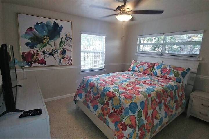 Vacation rental for 8 people, with balcony and pool as well as yard in Cape Canaveral