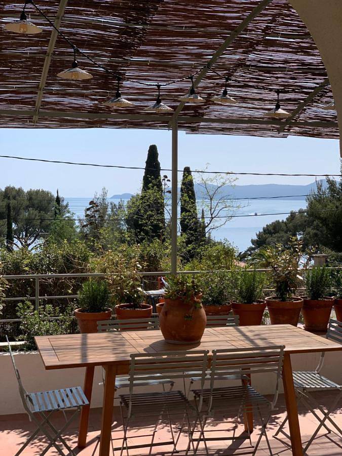 Appartement de vacances pour 6 personnes, avec terrasse et jardin ainsi que vue et piscine - 1