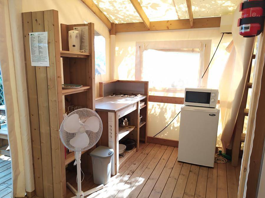 Camping L'oliveraie - Tente en toile et en bois 4 personnes - Ecolodge (sans sanitaires) in Laurens, Côte méditerranéenne (France)