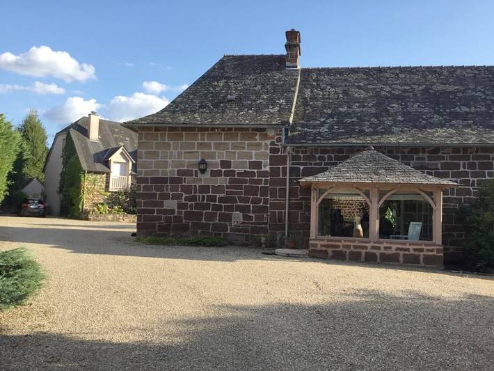 Location de vacances pour 2 personnes, avec piscine ainsi que jardin et vue, animaux acceptés à Ussac - 3