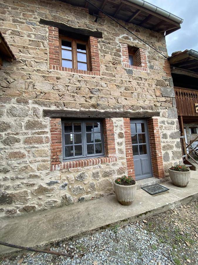 Location de vacances pour 4 personnes, avec vue et terrasse à Saint-Didier-sur-Rochefort - 2