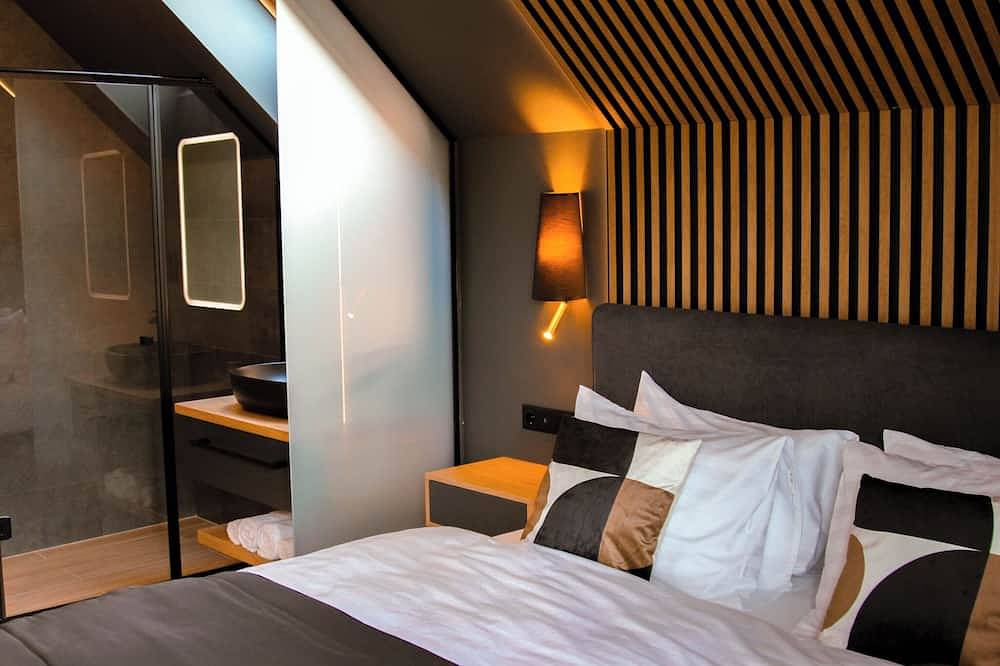 Ganze Wohnung, Prémium Apartman Tihanyban a Balaton partján, infraszaunával, privát jacuzzival, in Tihany, Balatonfüredi járás