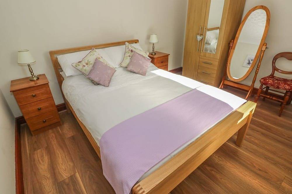 Broadford Farm Bungalow, Kidwelly in Kidwelly, Carmarthenshire