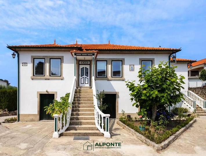 Location de vacances pour 12 personnes, avec Balcon et Terrasse ainsi que Jardin et Piscine dans Riba de Mouro - 3