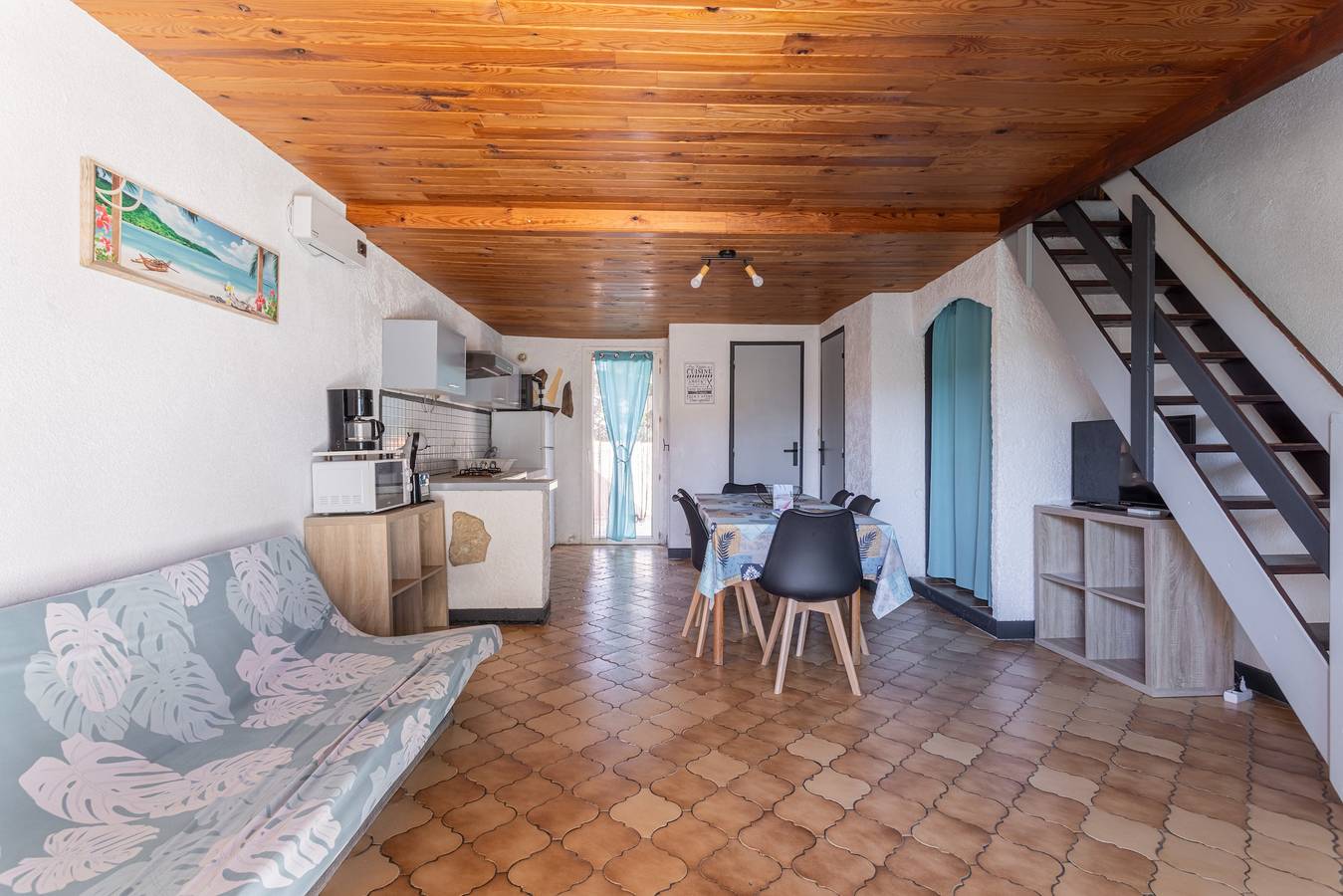 Gîte La Capelle for 7 People, with Pool in Roquefort-des-Corbières, Mediterranean Coast (France)