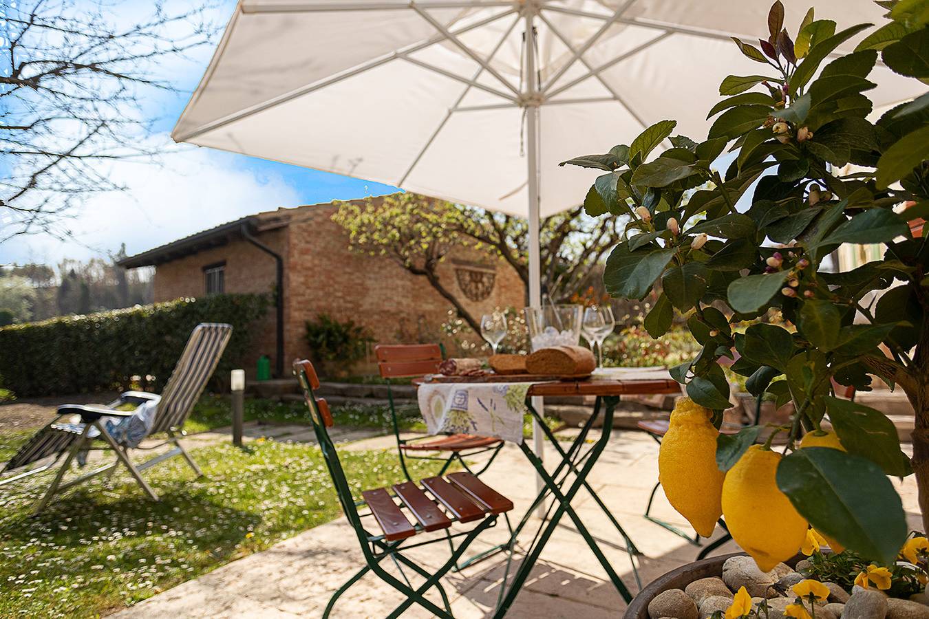 Regarda-Wunderschöne Landhaus" Nocino 1",Umarmt von Weinbergen und Olivenbäumen in Lazise, Gardasee-Berge