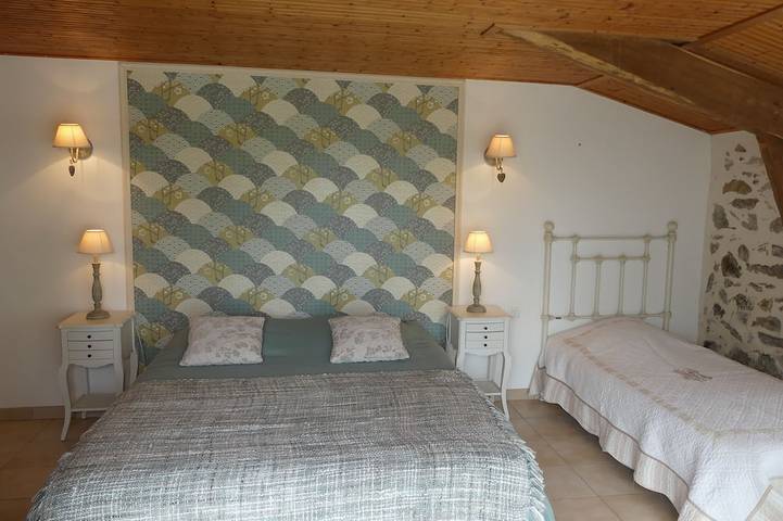 Gîte pour 8 personnes, avec jardin ainsi que piscine et terrasse à Saint-Mathurin - 3