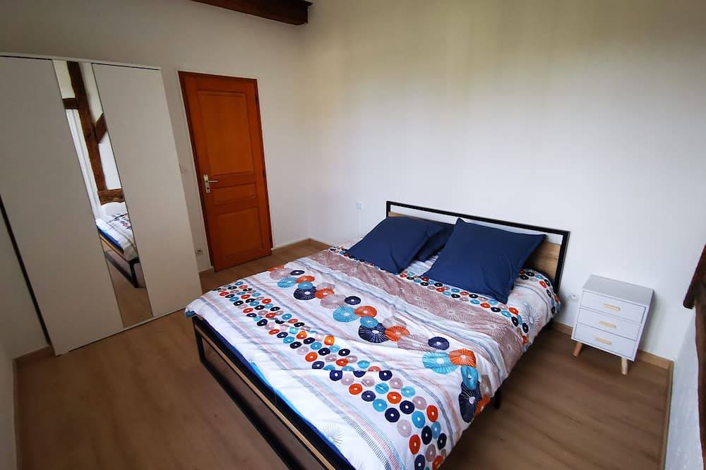House with swimming pool and air conditioning 10 min from Chambord close to all amenities in Dhuizon, Sologne