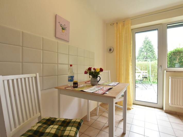 Ferienwohnung für 3 Personen, mit Terrasse und Garten, kinderfreundlich in Damshagen - 2