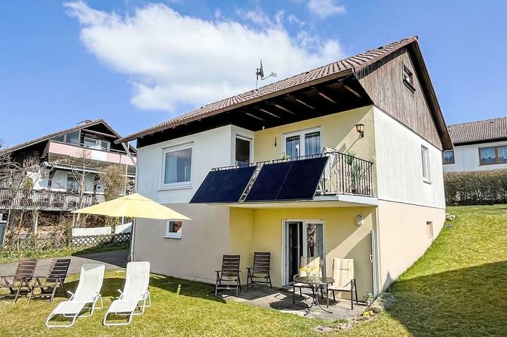 Ferienhaus für 6 Personen, mit Balkon und Garten, mit Haustier
