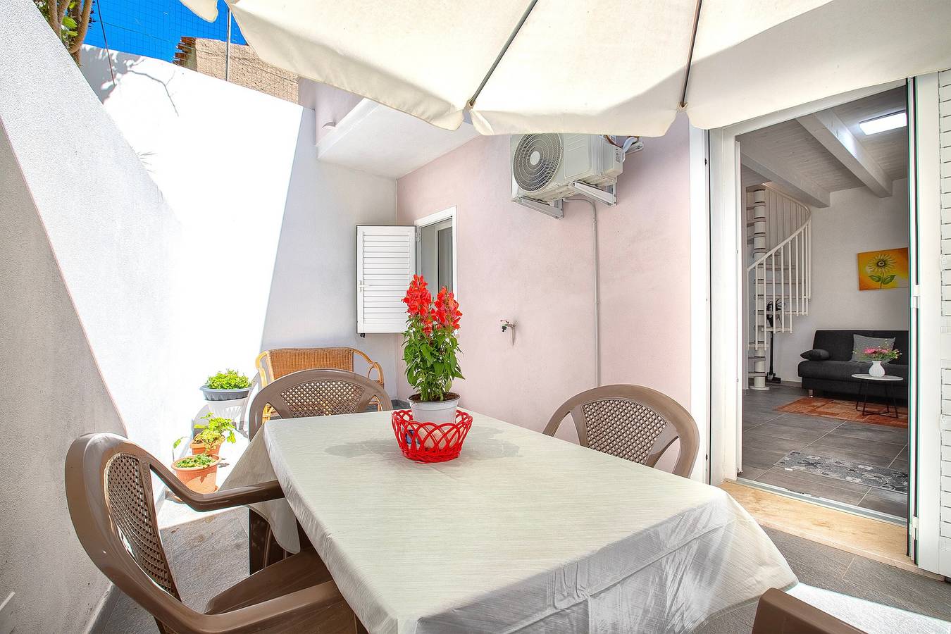 Appartamento intero, Appartamento 'Casa Angela' con giardino privato, balcone e aria condizionata in Nulvi, Provincia di Sassari