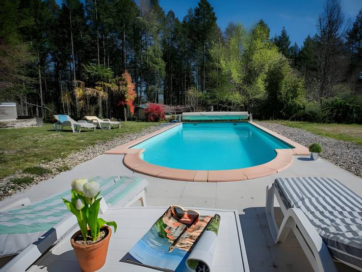 La Bergerie de Montcuq-Piscine & Jacuzzi Privés in Montcuq-en-Quercy-Blanc, Quercy