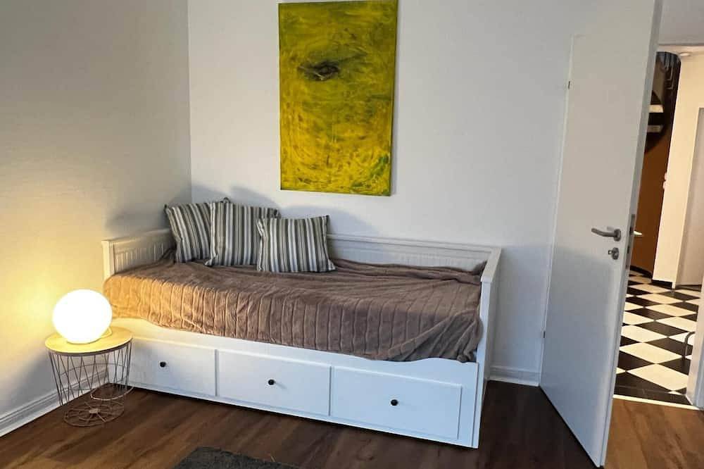 Ganze Wohnung, Maisonette Wohnung mit Dachterrasse in Düren, Kreis Düren