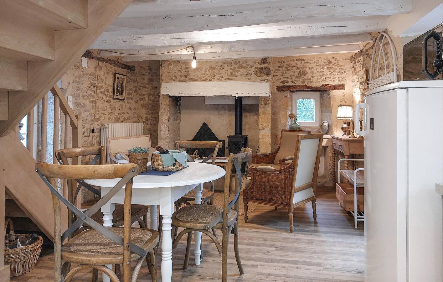 Appartement confortable avec WiFi, TV et parking à 2,5 km de Thonac in Saint-Léon-sur-Vézère, Périgord Noir