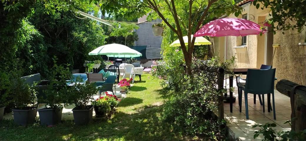 Appartement de vacances pour 3 personnes, avec jardin ainsi que piscine et vue