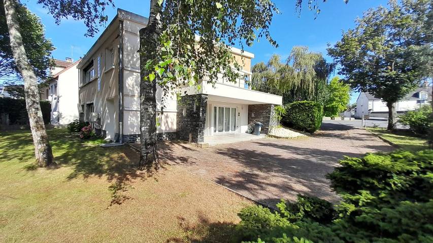 Location de vacances pour 6 personnes, avec Balcon et Jardin à Châteauroux