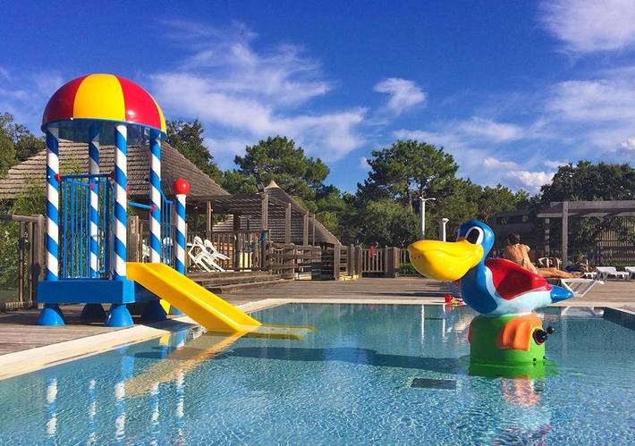 Location de vacances pour 2 personnes, avec Terrasse ainsi que Bassin pour enfant et Piscine à Biguglia - 3