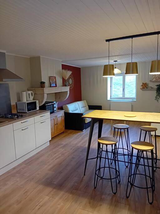 Location de vacances pour 4 personnes, avec vue et terrasse à Montbellet - 2