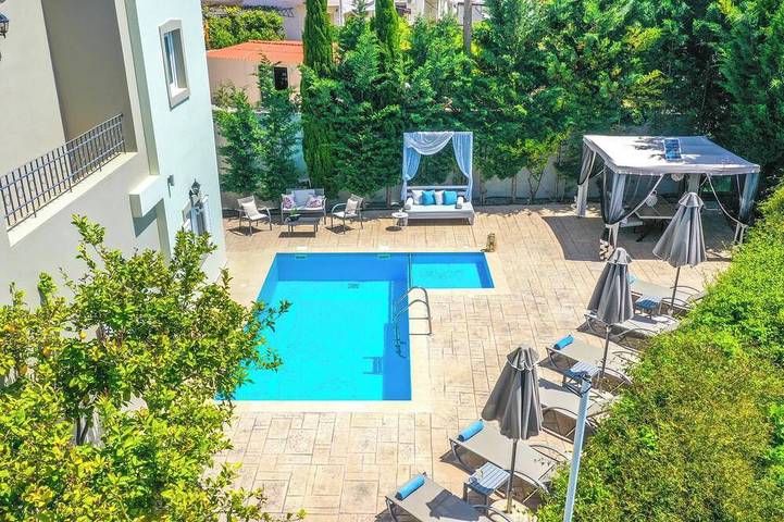 Ferienhaus für 7 Personen, mit Balkon und Garten