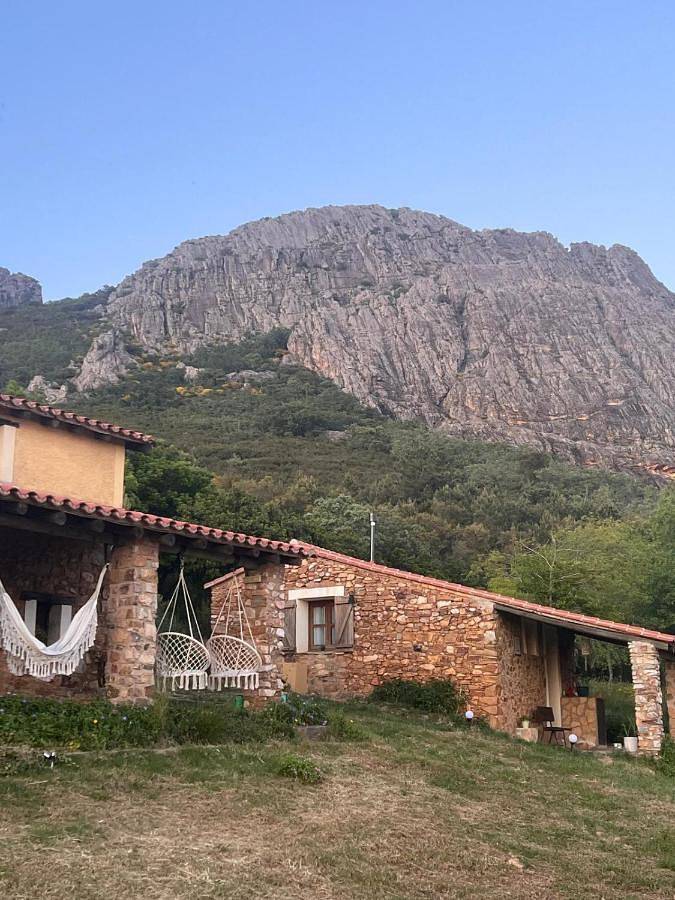 Casa rural para 2 personas, con vistas y piscina además de jardín y terraza en Las Villuercas - 4