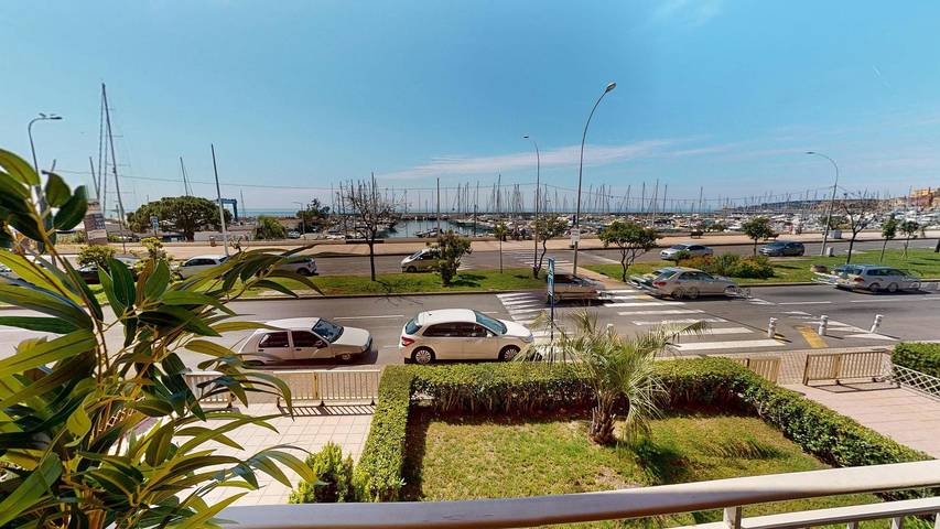 Appartement de vacances pour 4 personnes, avec vue sur l’océan et balcon, adapté aux familles